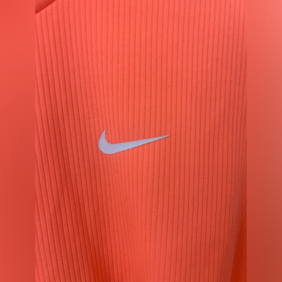 NIKE Dri-Fit Cropped Tank - Picture 6 of 9